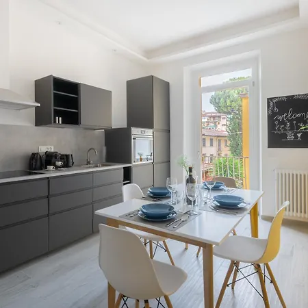 Via Pollaiolo, 55 - Charming - Comfort E Stile A 350mt Dal Tram! First Floor With Elevator And Car Places On Street Apartamento *