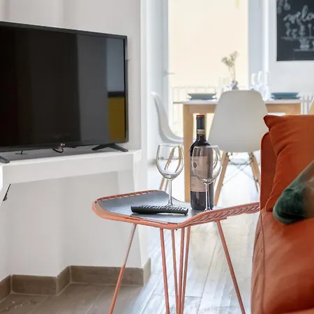 Via Pollaiolo, 55 - Charming - Comfort E Stile A 350mt Dal Tram! First Floor With Elevator And Car Places On Street Апартаменты *