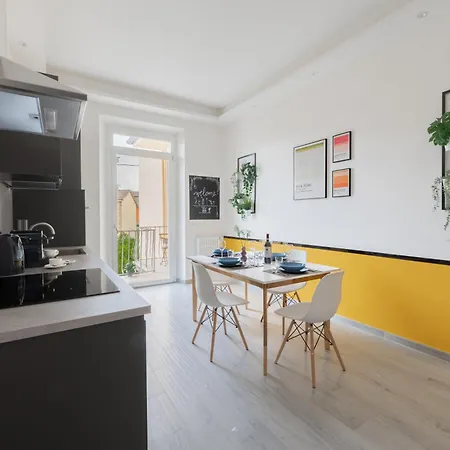 Via Pollaiolo, 55 - Charming - Comfort E Stile A 350mt Dal Tram! First Floor With Elevator And Car Places On Street