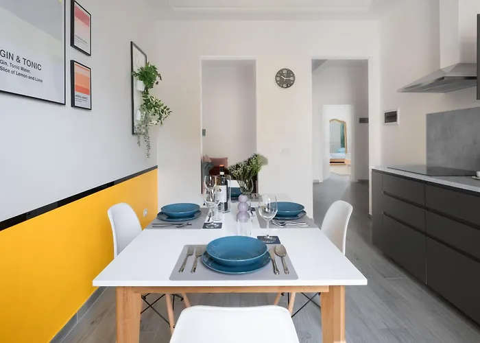 شقة Via Pollaiolo, 55 - Charming - Comfort E Stile A 350mt Dal Tram! First Floor With Elevator And Car Places On Street